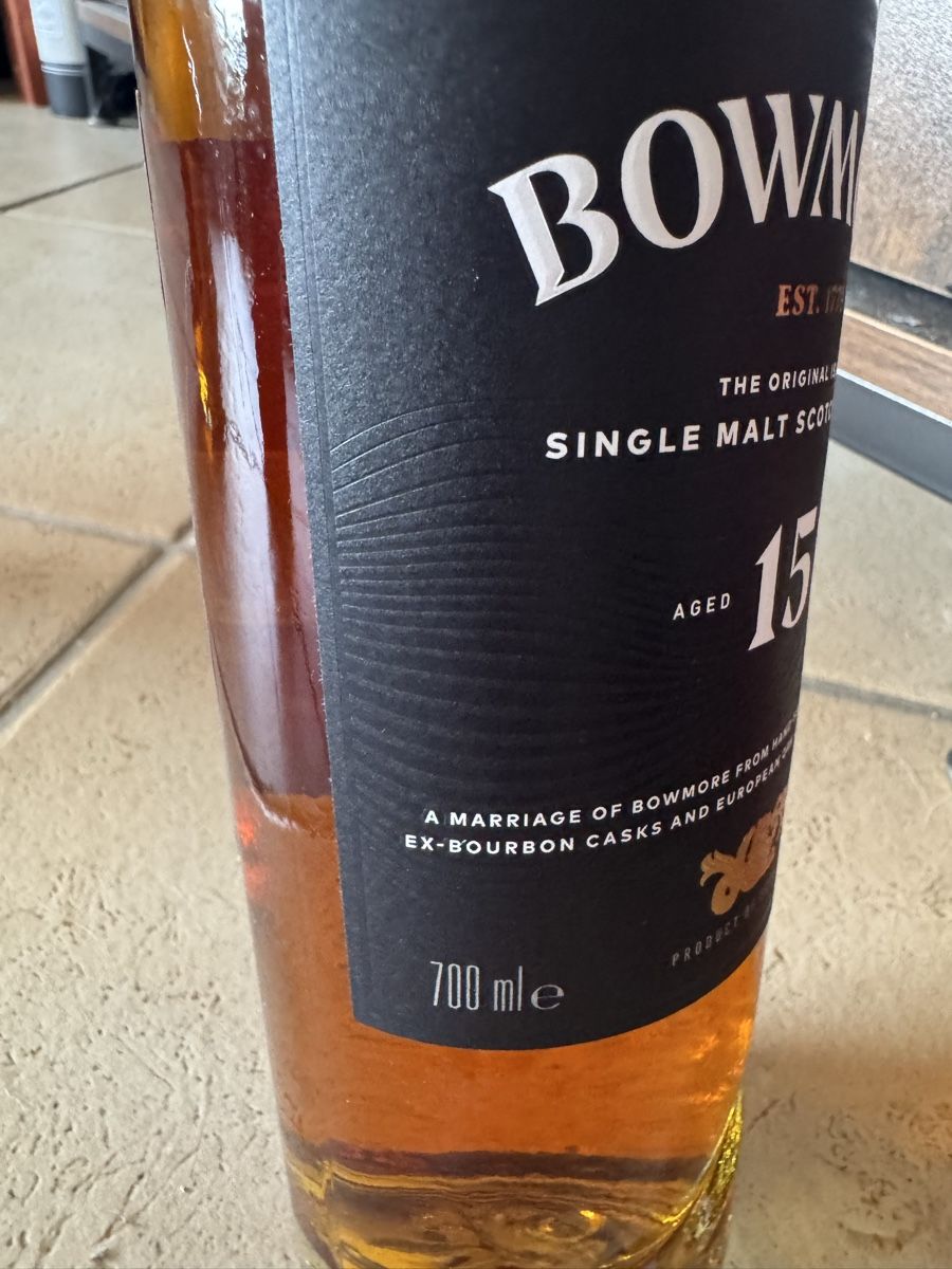 Bowmore Bevande alcoliche: Bowmore 15 Jahre Islay Single Malt 7ocl – Nuovo e nell'imballaggio originale da Hergiswil NW venduto da wert721 3