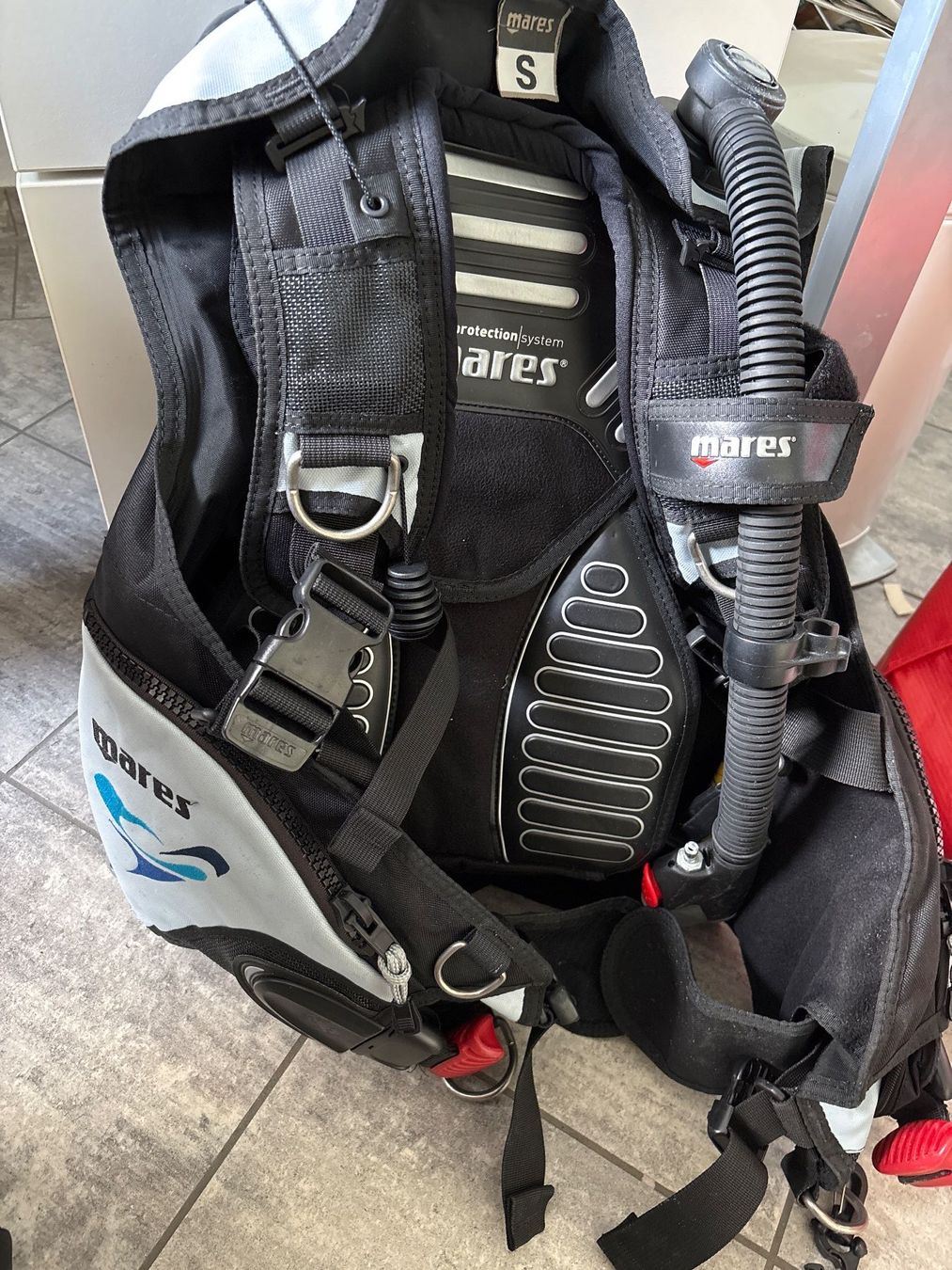 Mares Mute per immersioni: Mares Tauchjacket Grösse S, Top Zustand – Usato da Thundorf venduto da bibi070