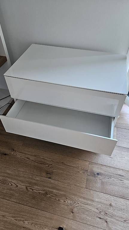 Commodes: Kommode, weiss glanz – D'occasion à Mollis par yvo_q6vt