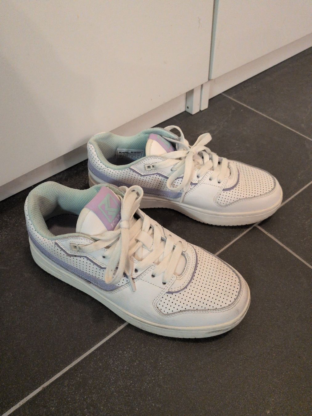 Chaussures hommes: Sneaker Karl Kani Gr. 39 – D'occasion à Untersiggenthal par Naomi4 1