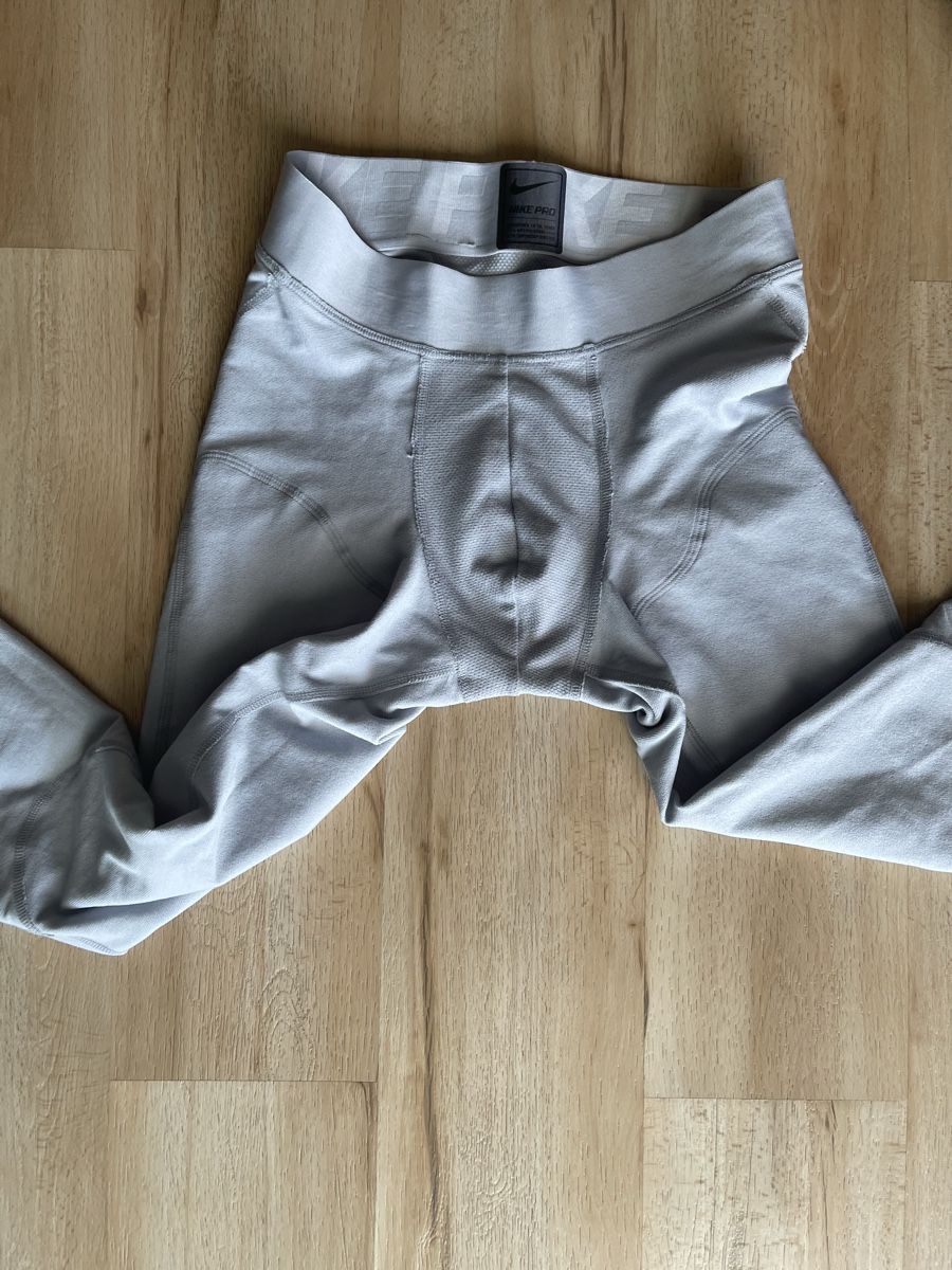 Altro in Moda uomo: Collant Nike Pro Hyperwarm Compression.gris clair neuf  – Nuovo (secondo la descrizione) da Kloten venduto da Vermicelles 7