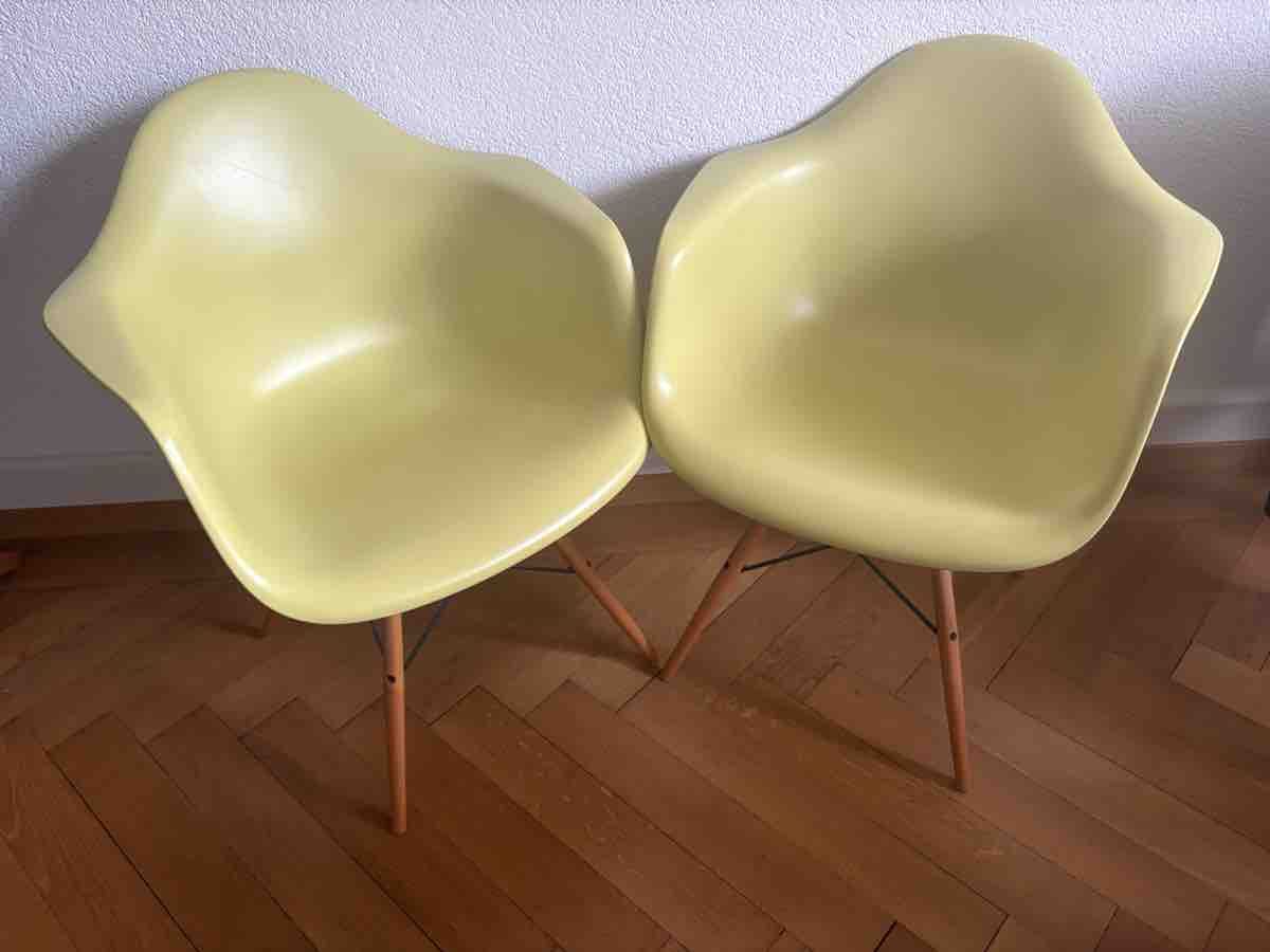 Vitra Sedie: Chaise design Eames en plastique, couleur jaune – Nuovo (secondo la descrizione) da Bern venduto da GabrielleHe 2