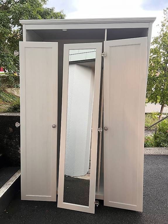 Armoires: Kleiderschrank – D'occasion à Horgen par braids3
