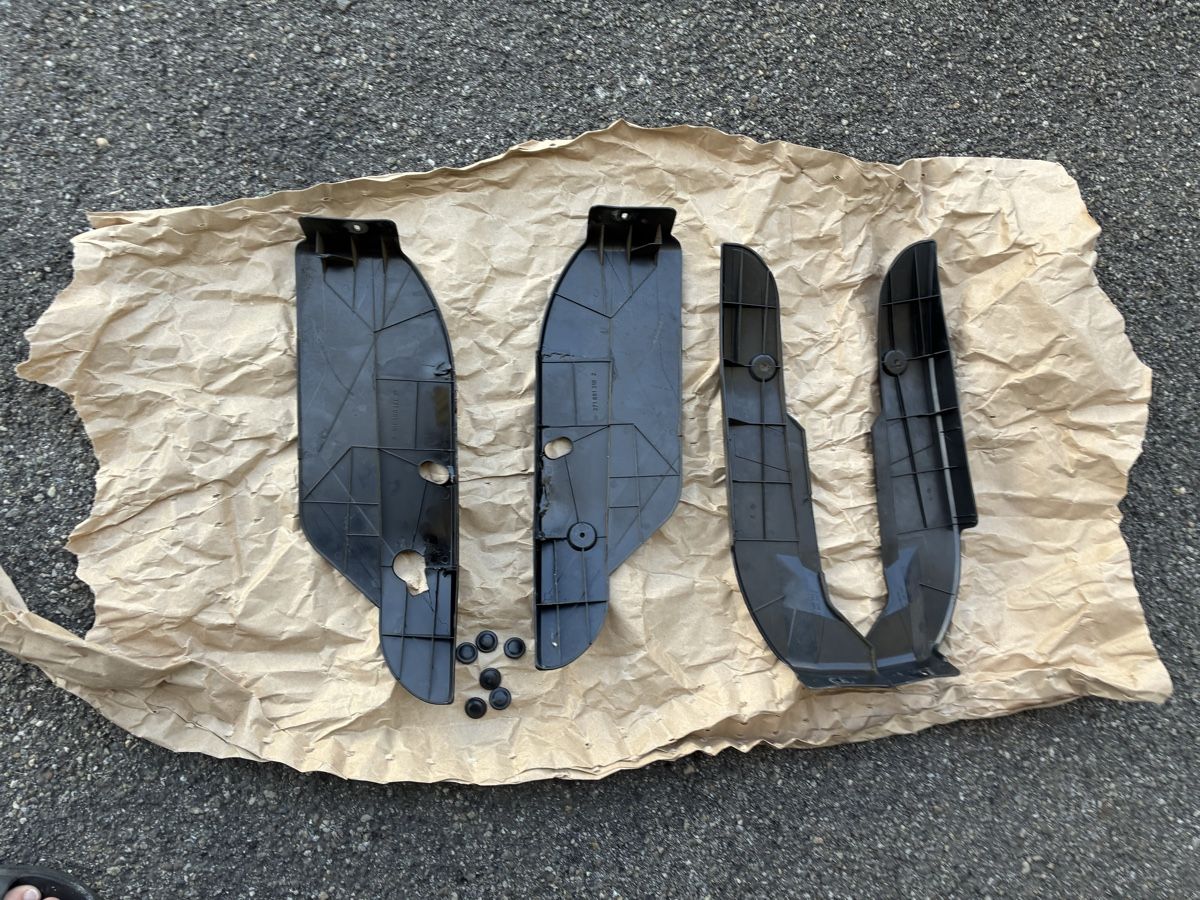 Volkswagen Tutti pezzi di ricambio auto: VW Käfer Konsolenabdeckung – Usato da Grenchen venduto da Netii10 4