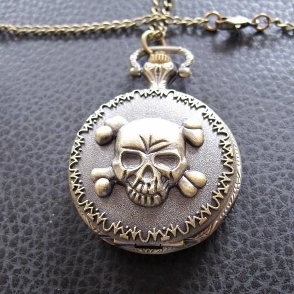 Orologi: Gothic Umhängeuhr The Skull Watch – Nuovo (secondo la descrizione) da Schwanden GL venduto da UHRKNALL