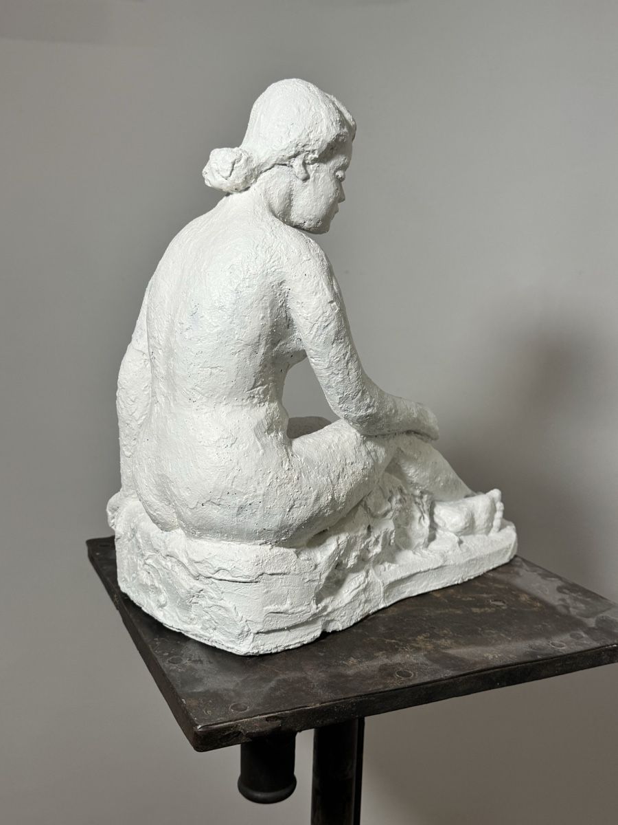 Sculture & Statue: Sitzende Gipsfigur Frauenakt – Usato da Villmergen venduto da Kunstraum.ch 4