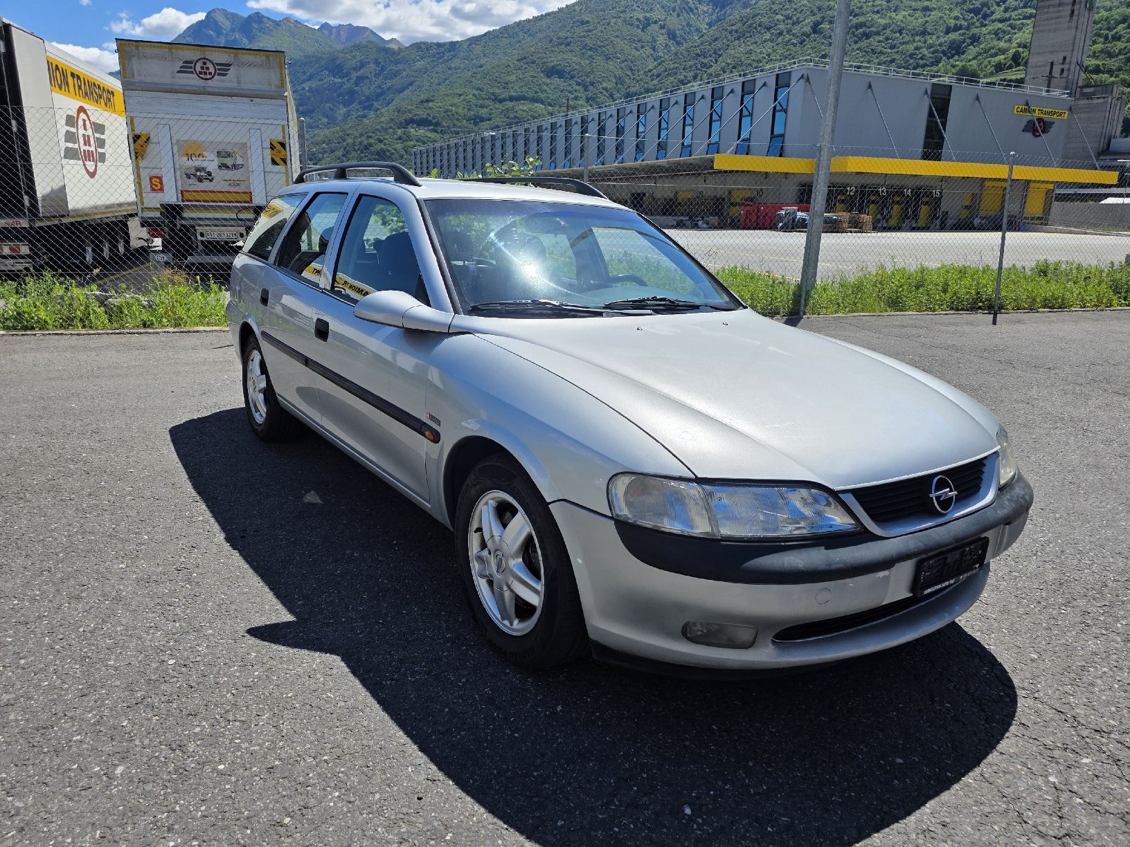 Opel Autos: Opel Vectra 2.5 V6 – Gebraucht aus Cadenazzo von LuismacchineSagl 1