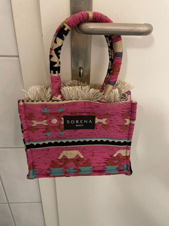 Sorena kleine Tasche mit Schulterriemen