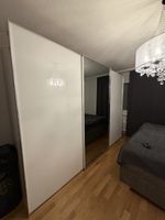Kleiderschrank