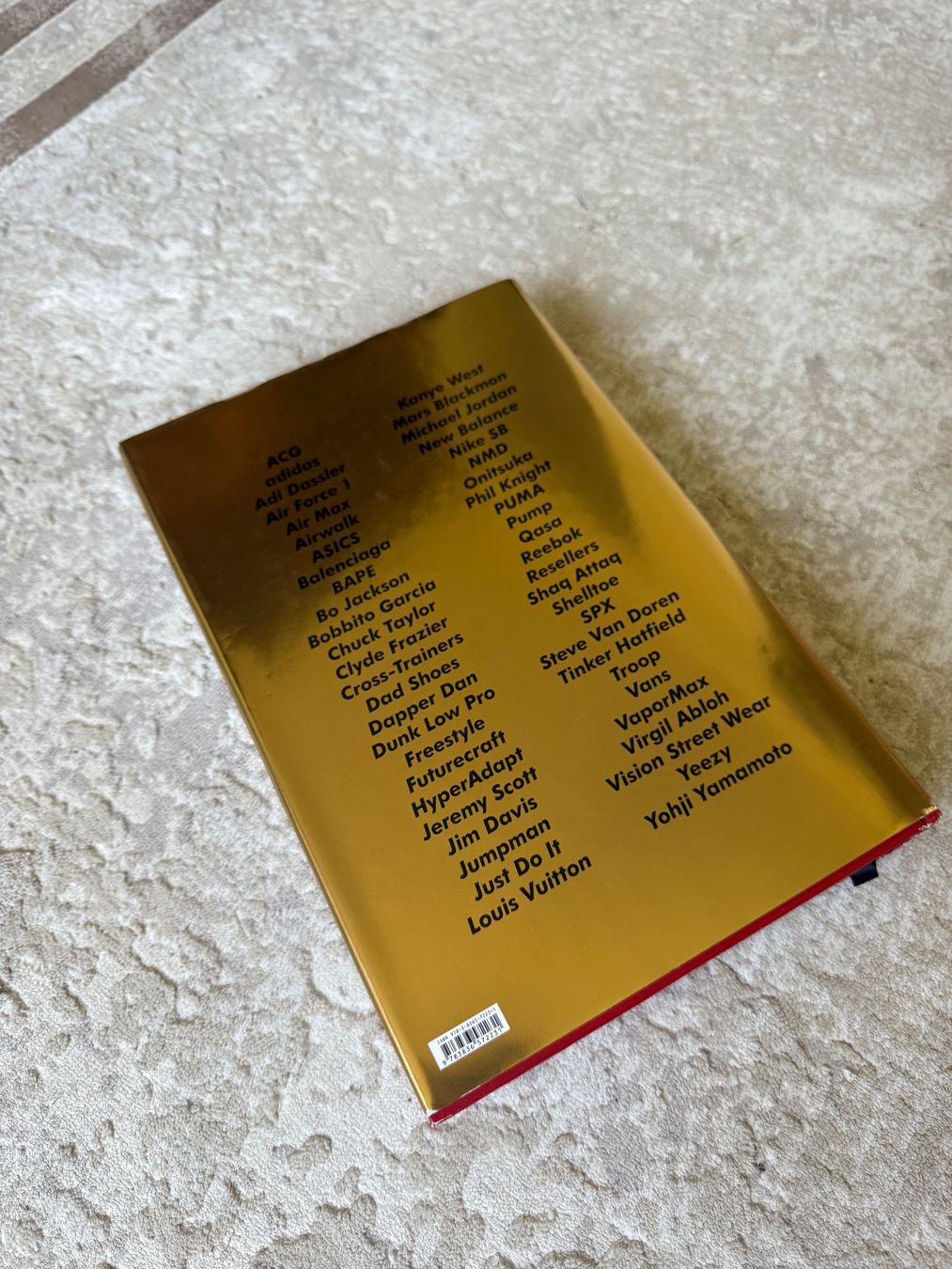 Libri: The Ultimate Sneaker Book, Coffe Table Book – Usato da Wohlen AG venduto da thr_t5x8 4