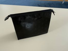 Kosmetiktasche schwarz mit Muster 14x11x6 cm