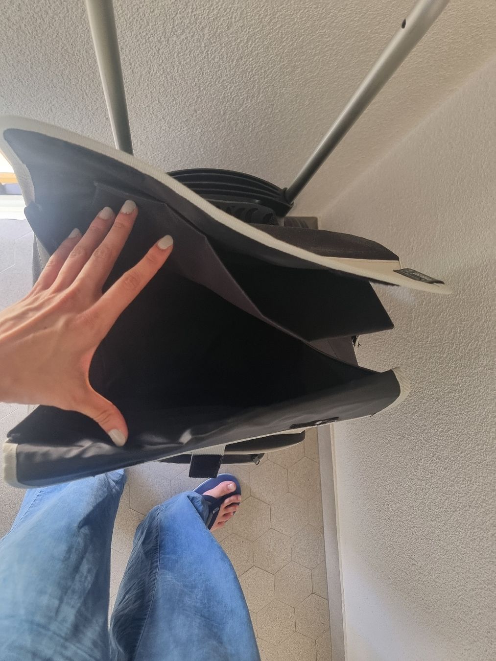 Altro per la casa: Shopping wheeled suitcase – Nuovo (secondo la descrizione) da Zürich venduto da mel_p88h 3