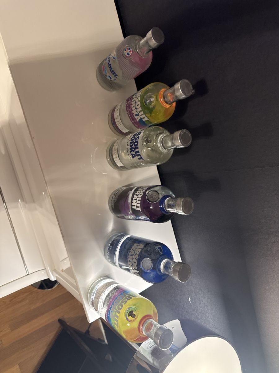 Absolut Vodka Bevande alcoliche: ABSOLUT VODKA 6 bottles full  – Nuovo e nell'imballaggio originale da Biel/Bienne venduto da secondstore 2