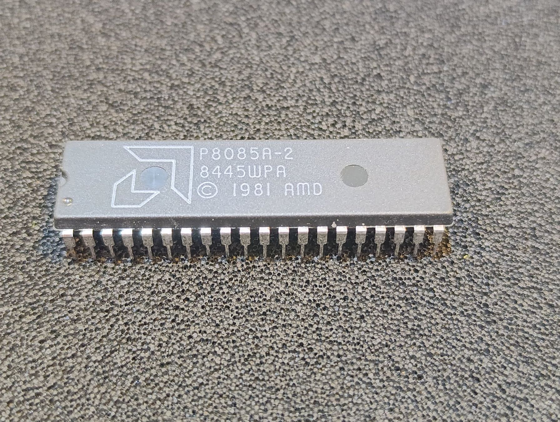 Componenti elettronici: 8085A2 8-Bit 6MHz Microprocessor HMOS MCU CPU IC Chip DIP-40 – Usato da Niederneunforn venduto da Gusti123
