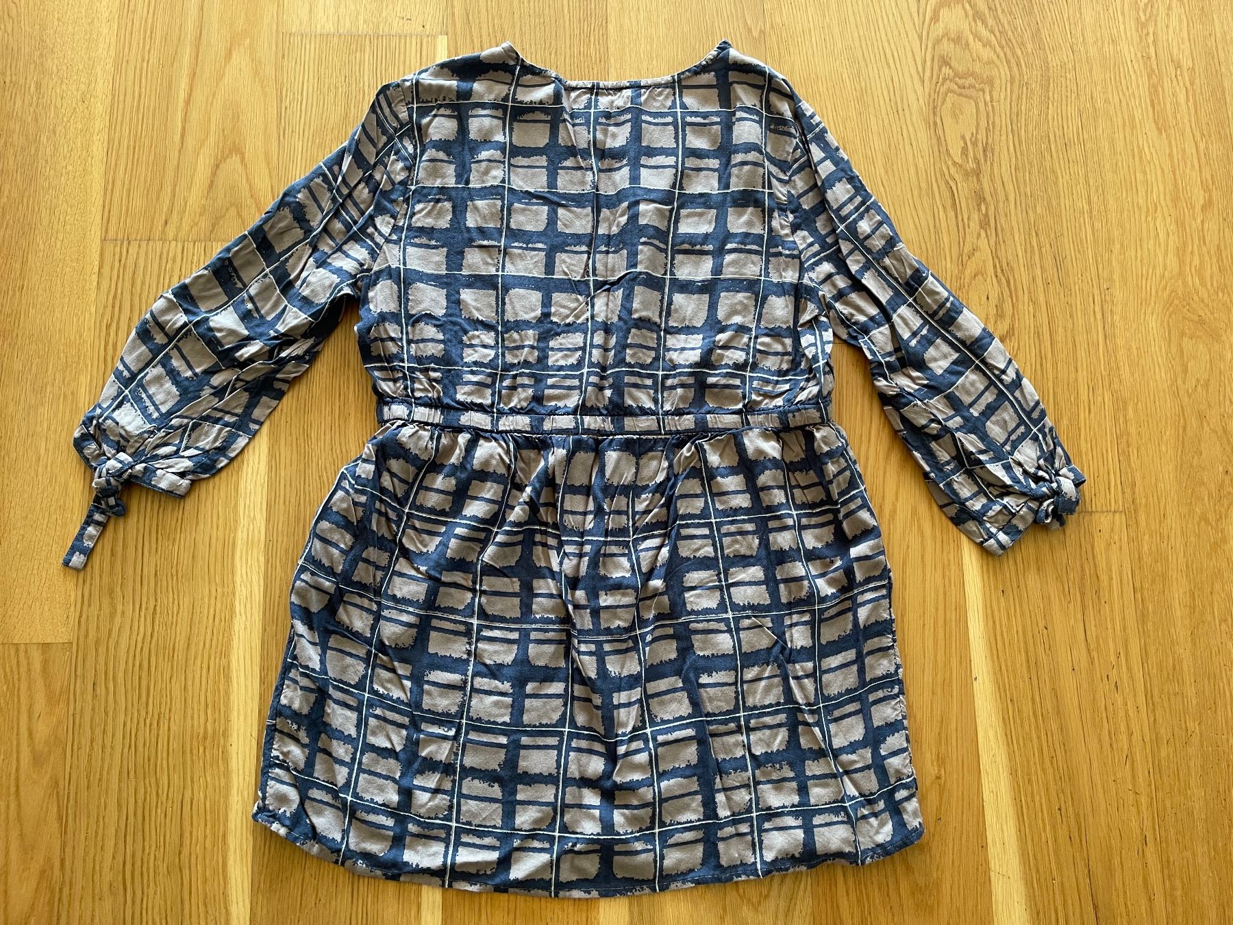 Esprit Chemisiers: Maternity Bluse, Esprit, Gr. 38, weiss – D'occasion à Ehrendingen par abo_p9n6 1