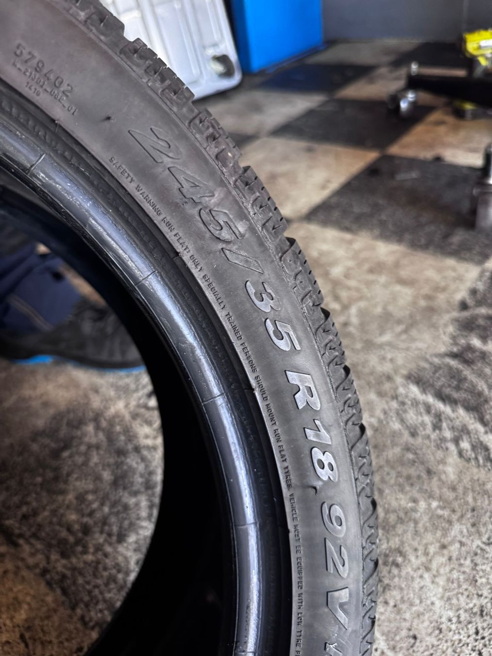 Altro in Scrittura & Disegno: 225/40R18 245/35/R18 – Usato da Vuadens venduto da autosolutionsvuadens 1