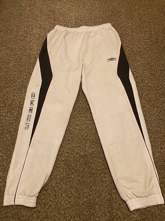 Pantaloni: Bas de survêtement blanc Umbro – Usato da Genève venduto da Gregzy