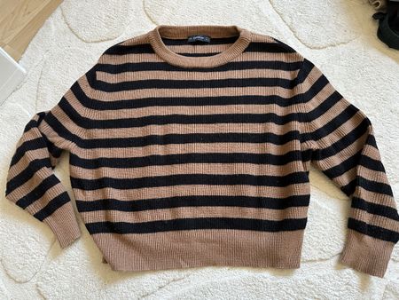 gestreifter Strickpullover