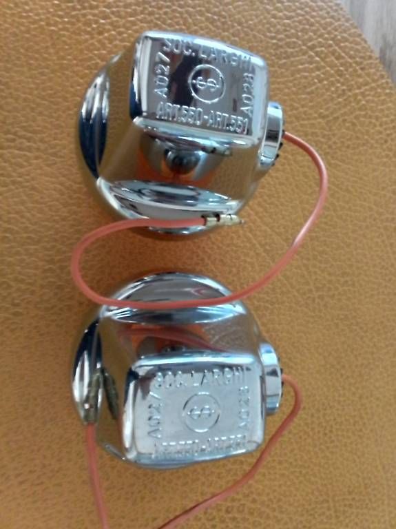Toutes les pièces détachées moto: Guzzi, Morini, Gilera ,Ducati Blinker – Neuf avec emballage d'origine à Marly par LesmoGS