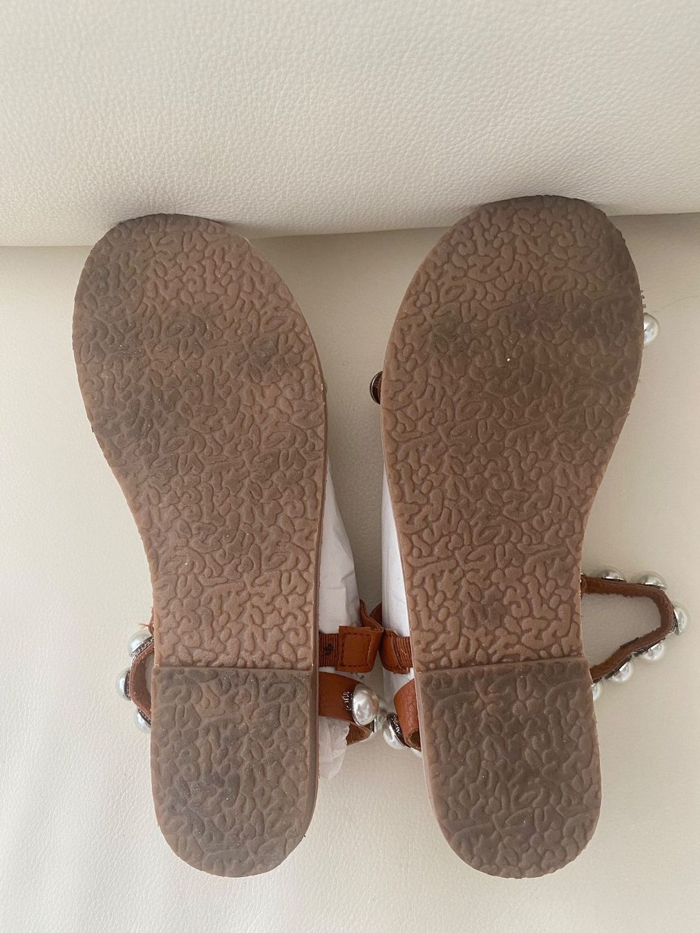 Scarpe da donna: SUMMERTIME - stylische Flip-Flops mit Perlen, braun, 38 – Usato da Winkel venduto da ferrari2022 8