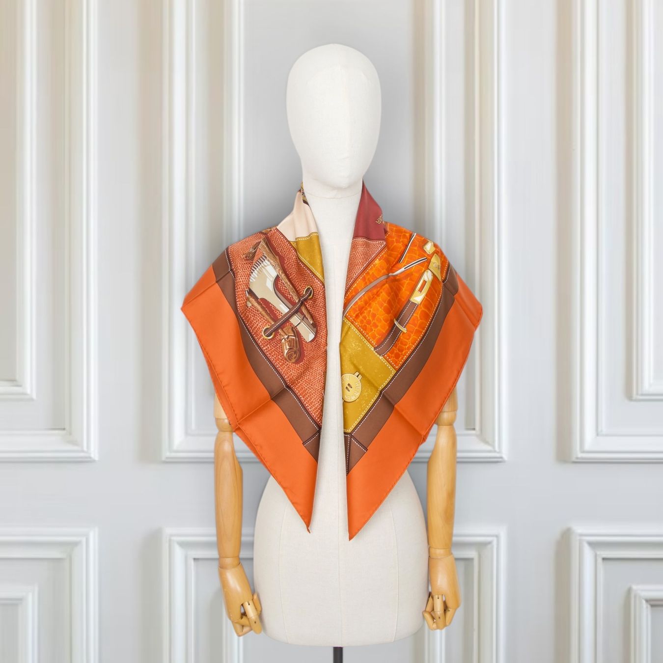 Hermès Foulard & Sciarpe: Hermès Carré "Tout cuir" orange – Usato da Binningen venduto da Designerlabels 1