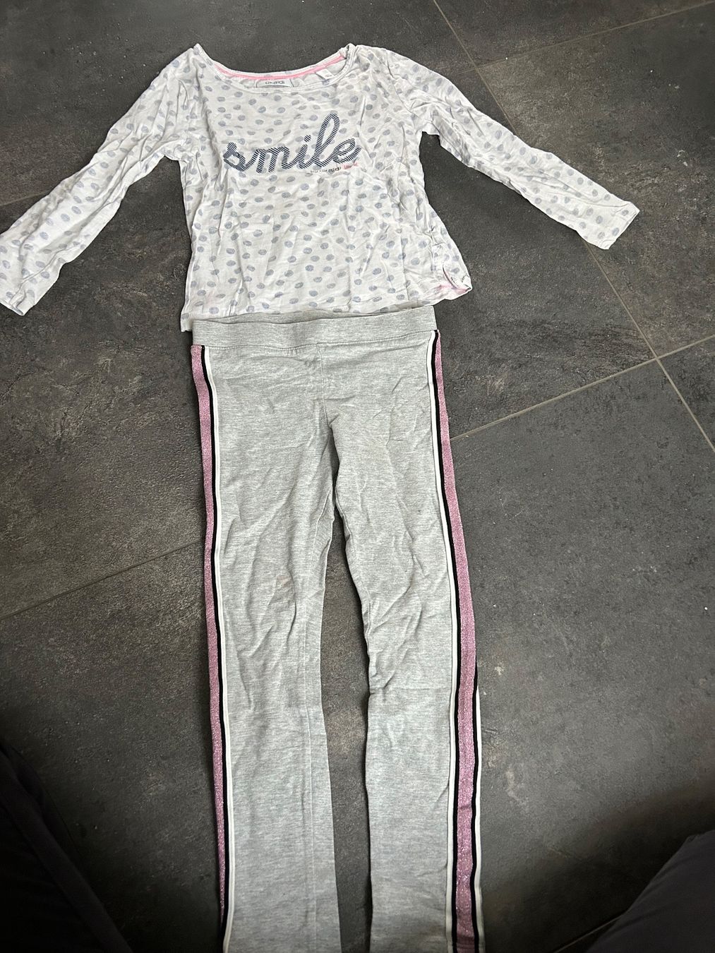 Lotti & Set di vestiti: Kleiderpaket Gr. 122 – Usato da Worblaufen venduto da Savanne05