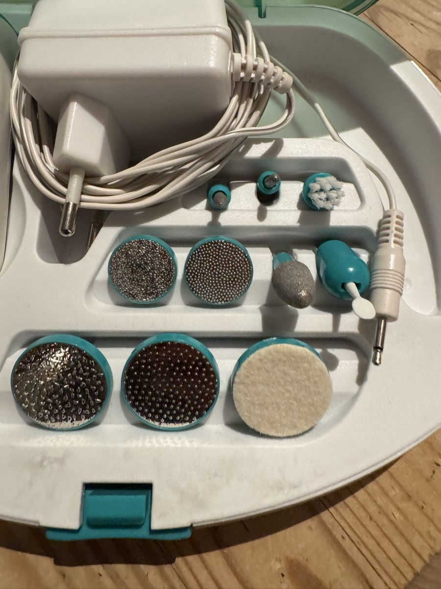Manicure: Kit manucure pédicure Qonix avec accessoires – Usato da Veyrier venduto da kimedovapa 4