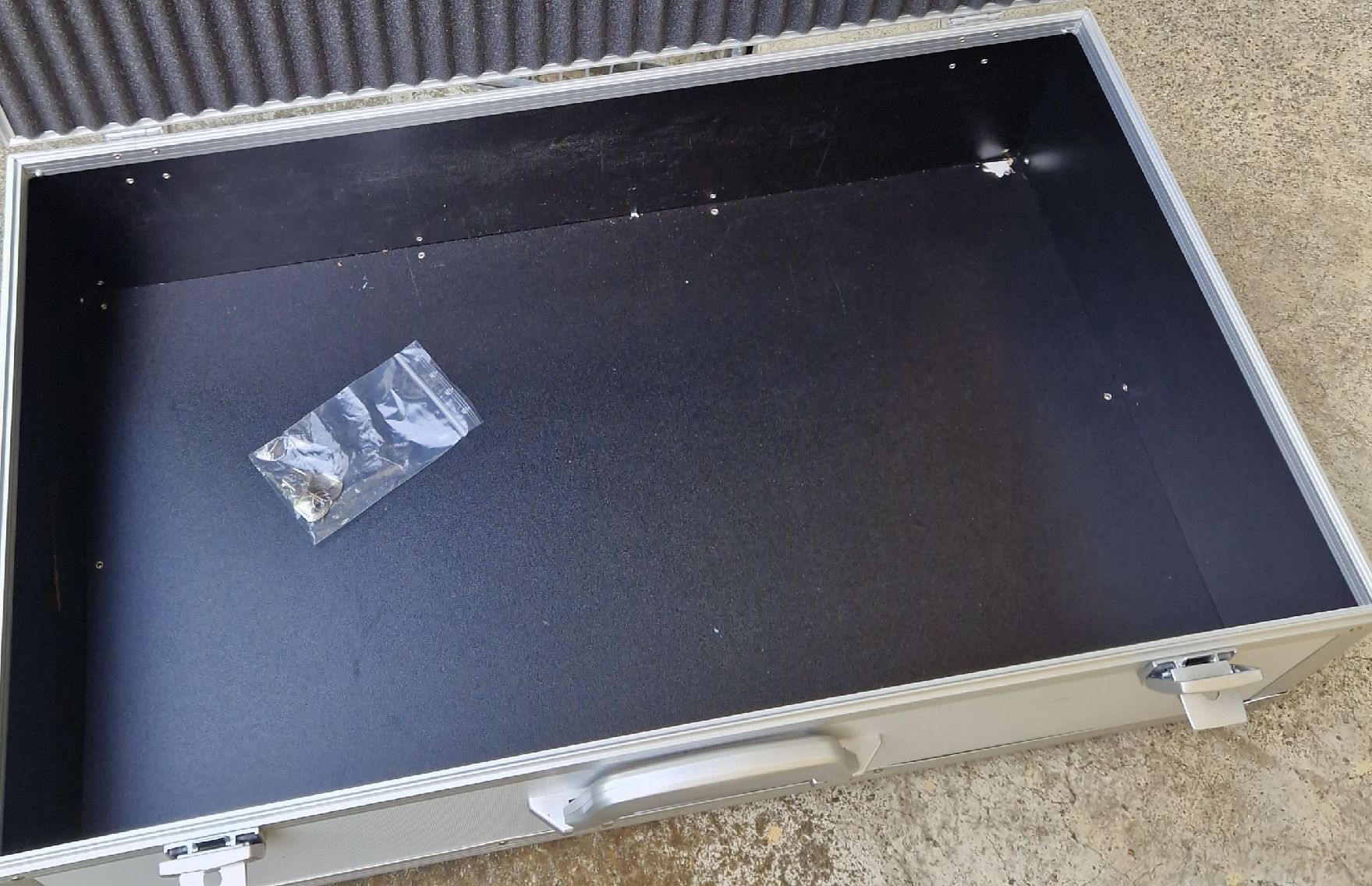 Topcase: Flight Case Aluminium with Foam for Equipment – Gebraucht aus Rüschlikon von -J05u3- 7