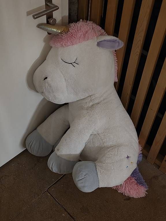 Spielzeuge: Einhorn Big Plüsch – Gebraucht aus Zürich von facero 2