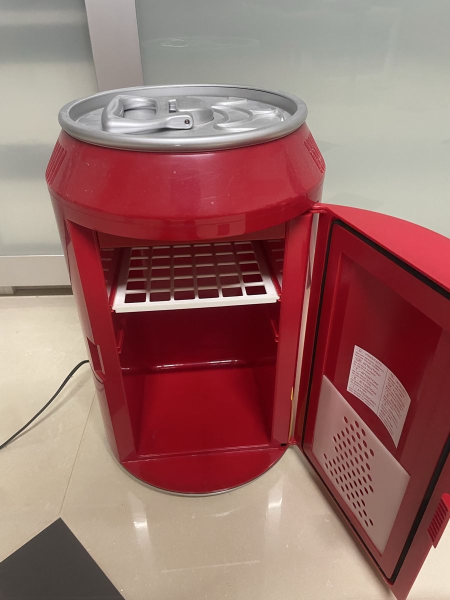 Réfrigérateurs: Coca-Cola Can Mini Kühlschrank – D'occasion à Bottmingen par oskarsgm 1