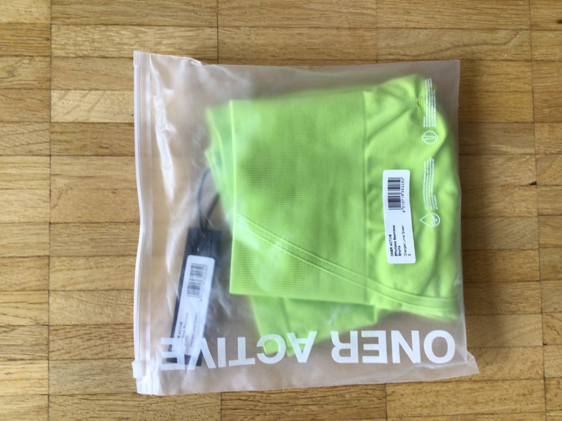 Leggings: Oner Active EFFORTLESS SEAMLESS SHORTS Charged lime green – Nuovo e nell'imballaggio originale da Morges venduto da jod_xsh8 1