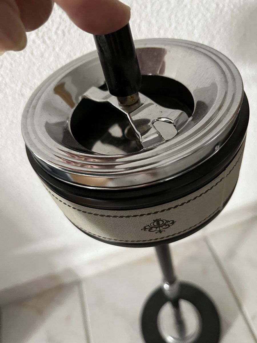 Cendriers: Standaschenbecher Vintage  – D'occasion à Wängi par Sasu 3