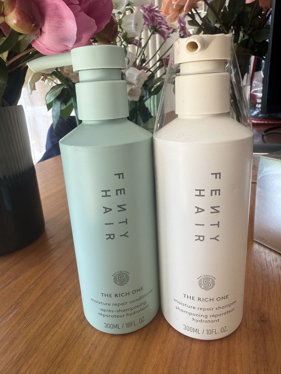 Fenty Haarpflegeprodukte: Fenty Shampoo & Conditioner Set - Hydrating Repair – Neu und originalverpackt aus Zürich von pinish 1