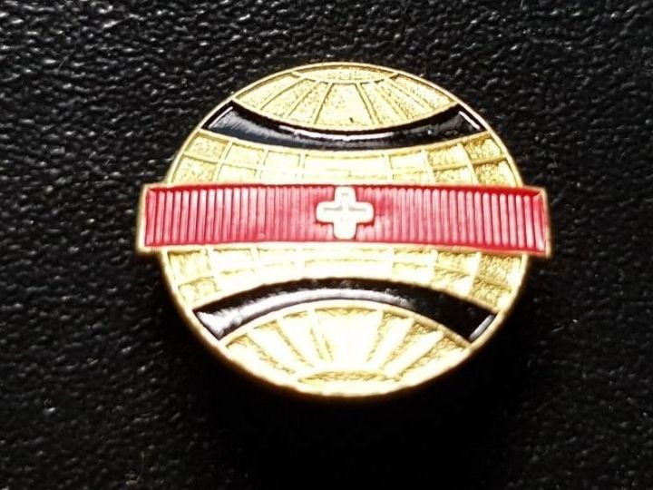 Placchette & Badge: spezieller Pin - P. Kramer Neuchatel – Usato da Walterswil BE venduto da Lonitti 2