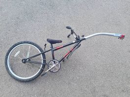 Vélo suiveur enfant