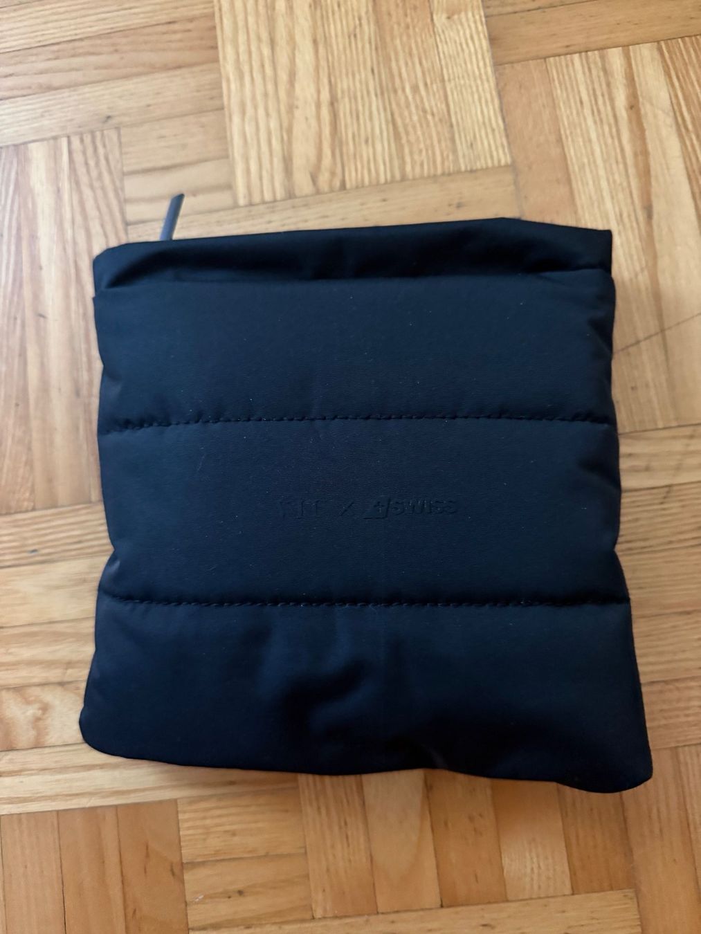 Custodie per cosmetici: VIU Swiss Business Class Amenity Kit – Usato da bioggio venduto da lenny023