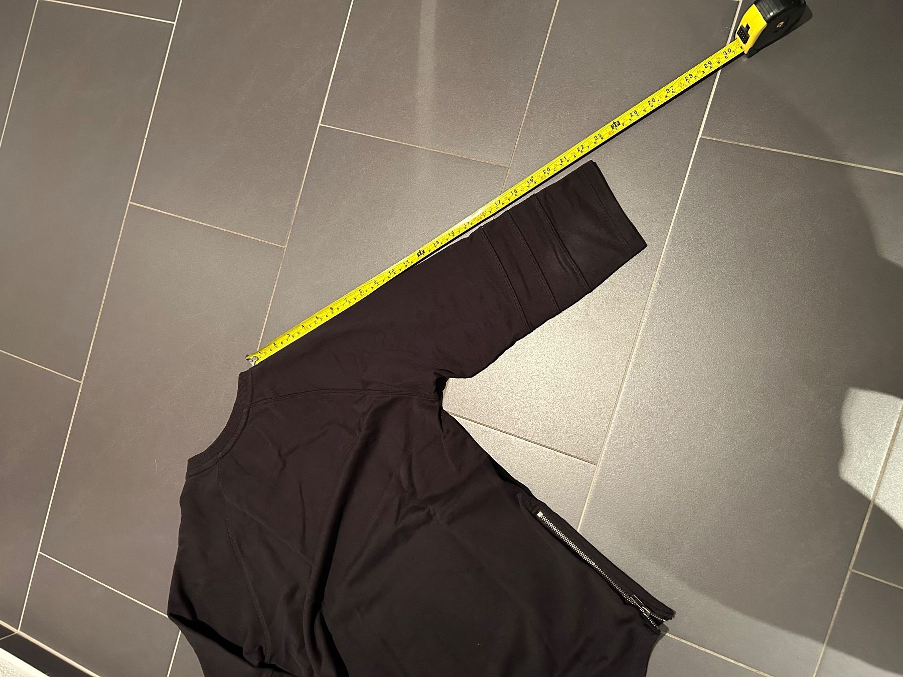 Maglioni & Felpe: Sweatshirt – Nuovo (secondo la descrizione) da Schlieren venduto da Leavio 3
