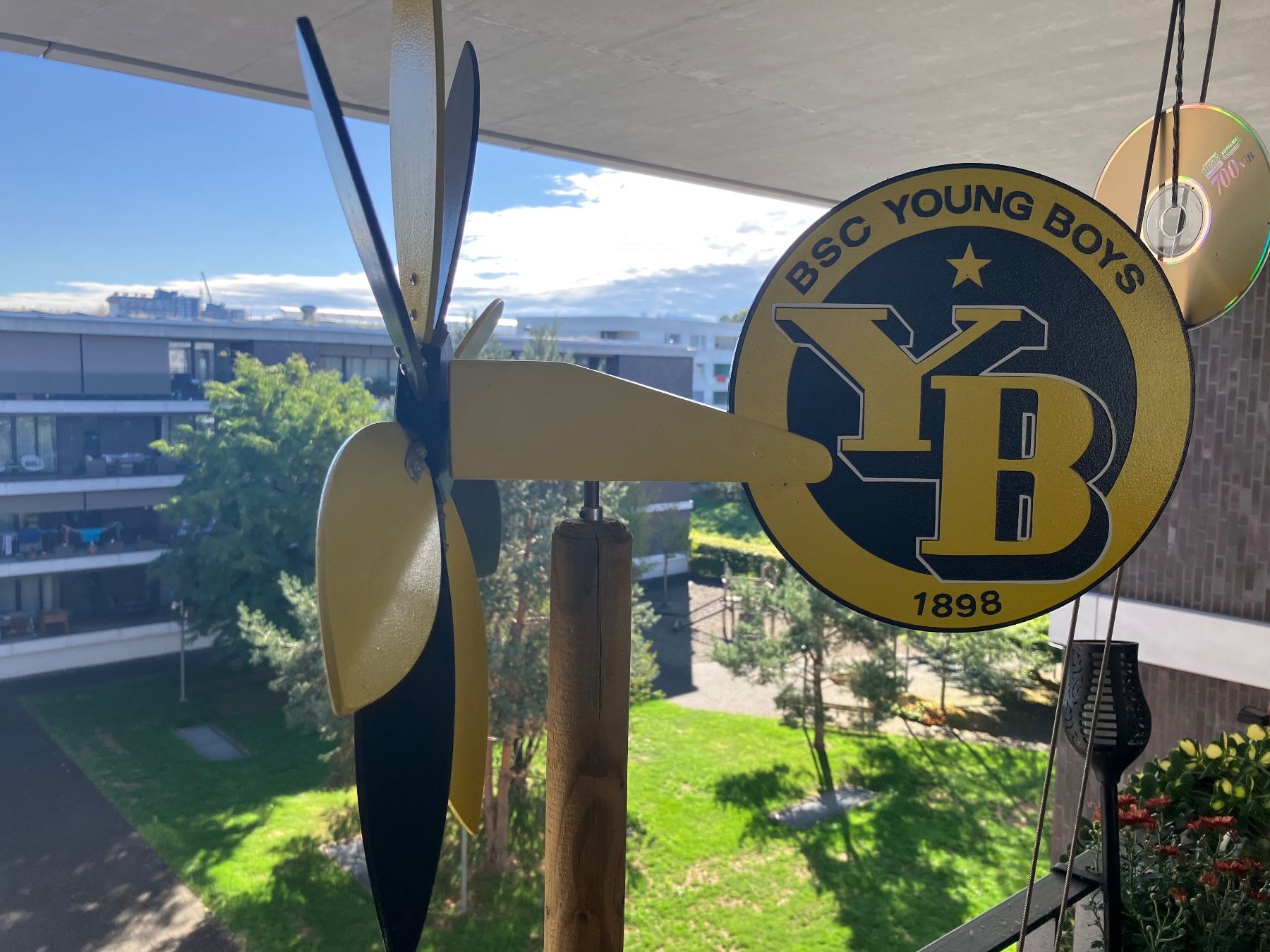 Sonstige Dekorationen & Accessoires: YB Windrad auf Stab – Gebraucht aus Bern von Londonferien 3