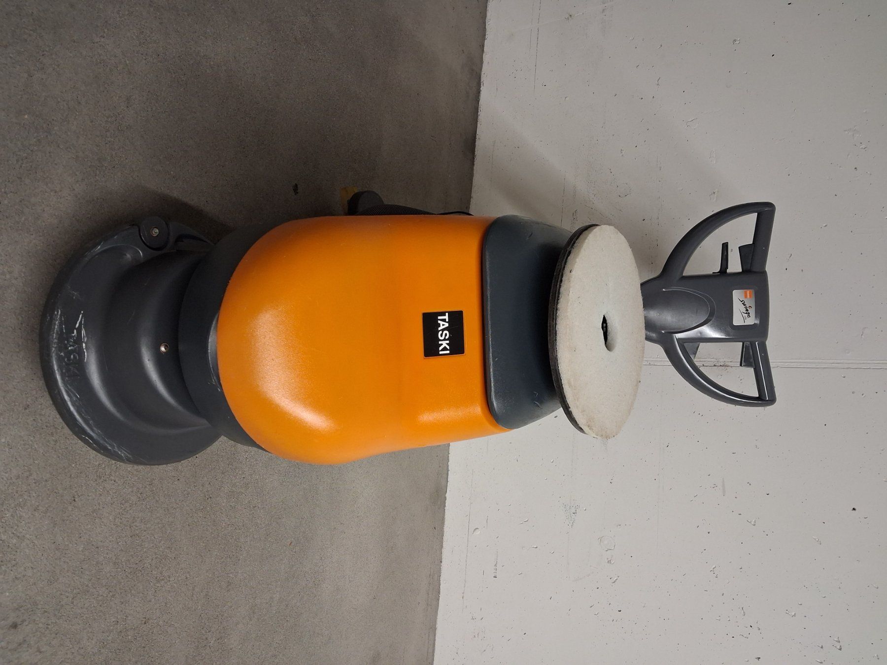 Toutes les machines: Scheuersaugmaschine  taski  swingo 450 b – D'occasion à Wohlen AG par ang_xy8w 2