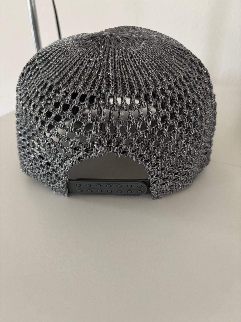 Copricapi, berretti & cappellini: Luftige Schirmmütze, Cap, Silbrig, One Size – Nuovo e nell'imballaggio originale da Bassersdorf venduto da golden_sun 3