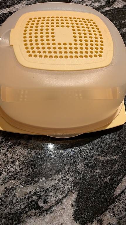 Tupperware Contenitori & Simili: Kleiner Käse Behälter Tupperware – Usato da Wattenwil venduto da karinschaw