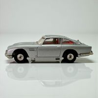 Aston Martin DB5 James Bond 007, 1/43 Corgi Toys