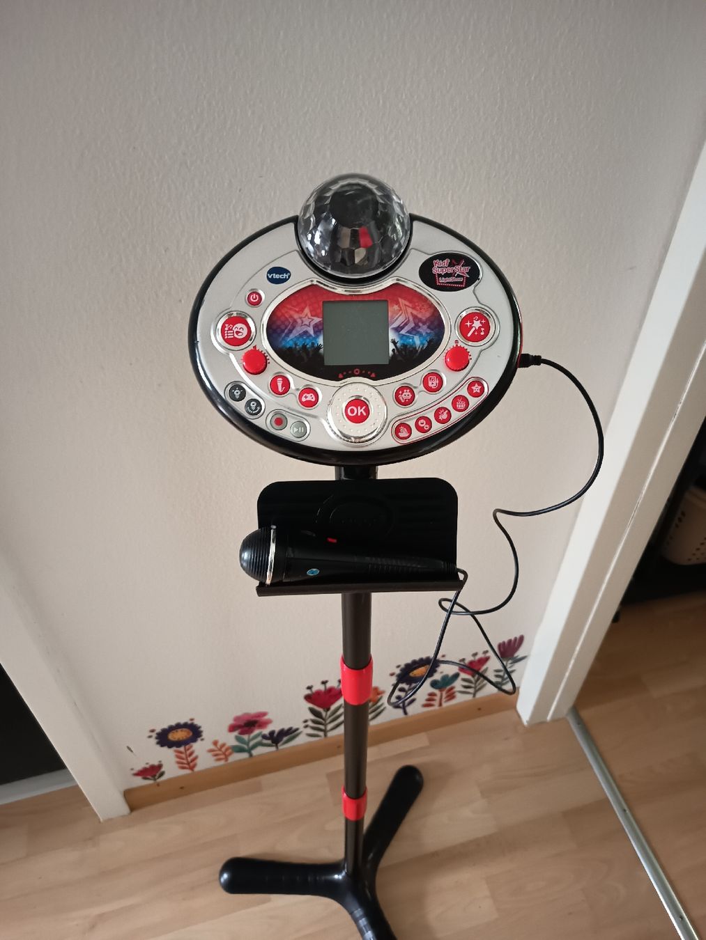 Vtech Giocattoli: VTech Kidisuperstar Karaoke-Turm mit Mikrofon – Usato da Frauenfeld venduto da sveno666