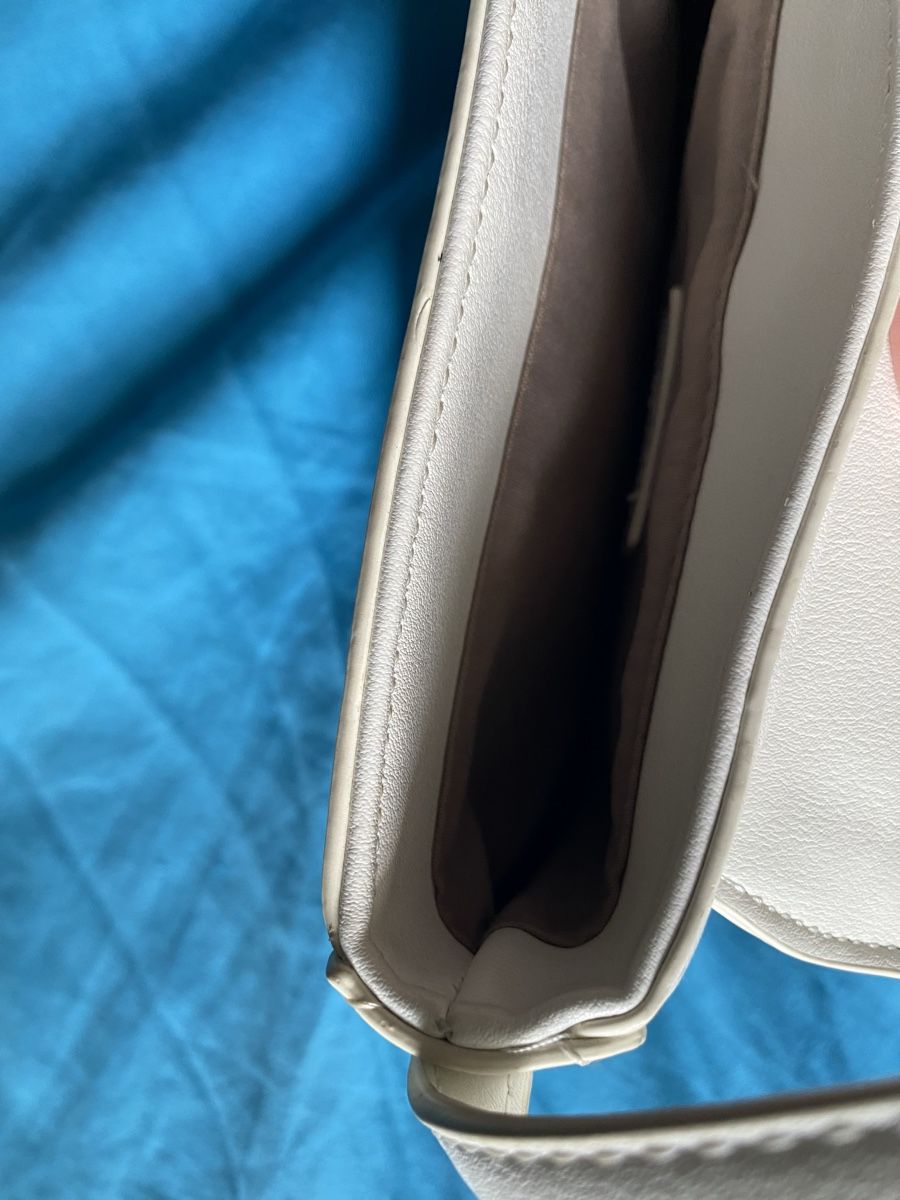 C&A Borse da donna: C&A - kleine, weisse Umhängetasche – Usato da Basel venduto da Nina_777 1