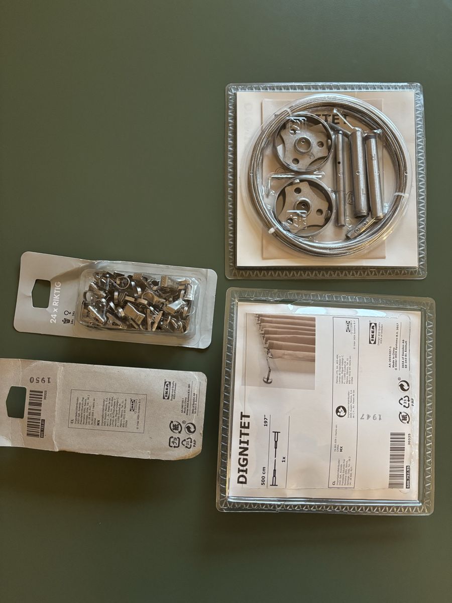 Ikea Altro per il bagno: IKEA DIGNITET Vorhang Aufhaengeset & 48 Halterungen – Nuovo e nell'imballaggio originale da Zürich venduto da Uluvuur