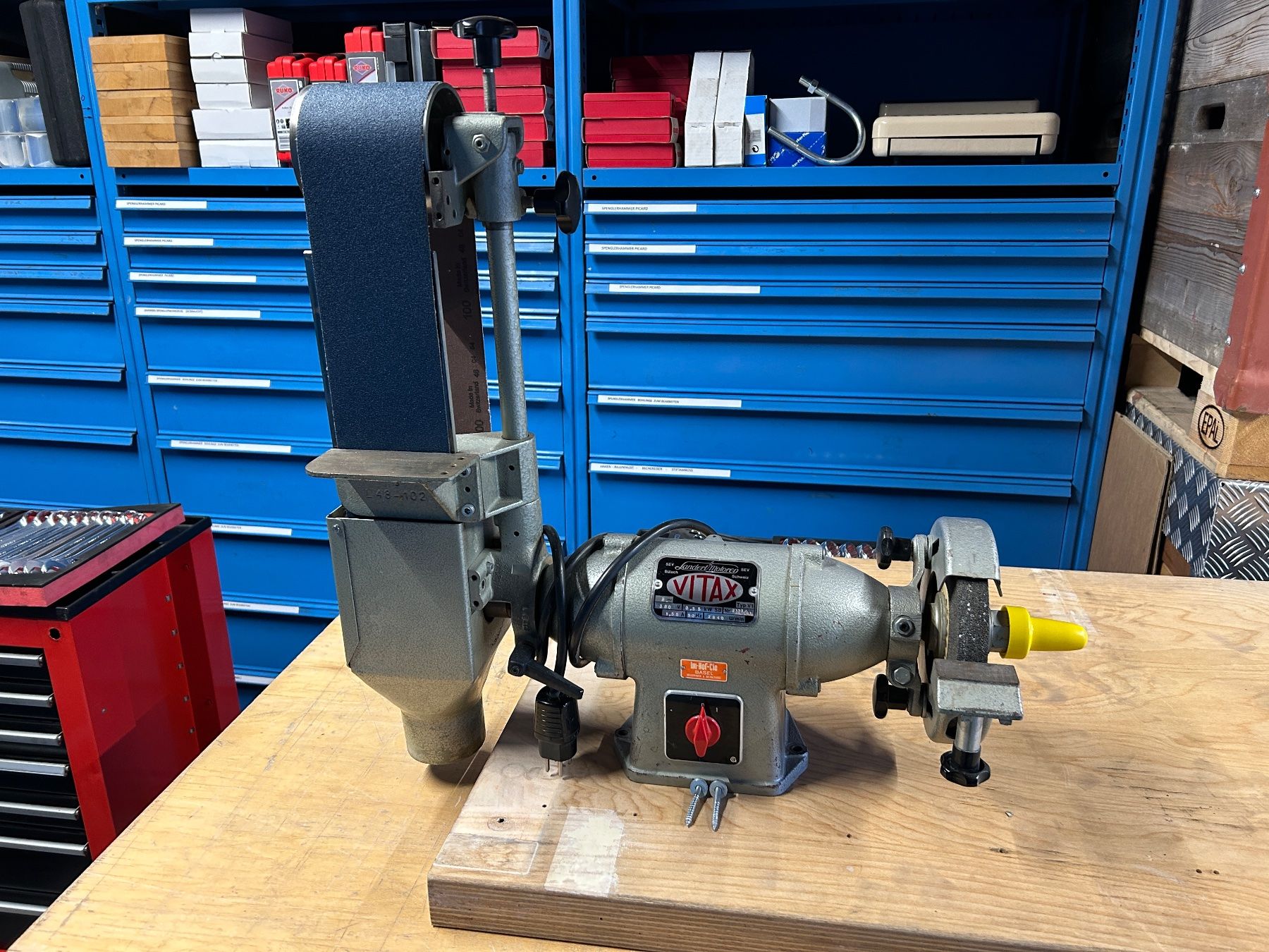 Dewalt Werkbänke: Vitax V1 Lehrwerkstätte – Gebraucht aus Rothenfluh von  1