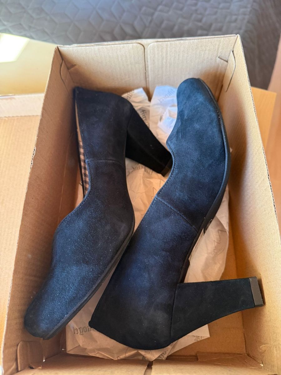 Scarpe da donna: Hirschkogel Pumps dunkelblau Grösse 40  – Nuovo (secondo la descrizione) da Meisterschwanden venduto da mariposa_15 2