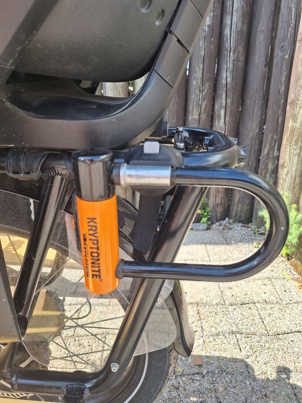 Biciclette: RadWagon 4 E-Lastenvelo inkl. Caboose + Kryptonite U-lock – Usato da Gähwil venduto da keb_qb65 3