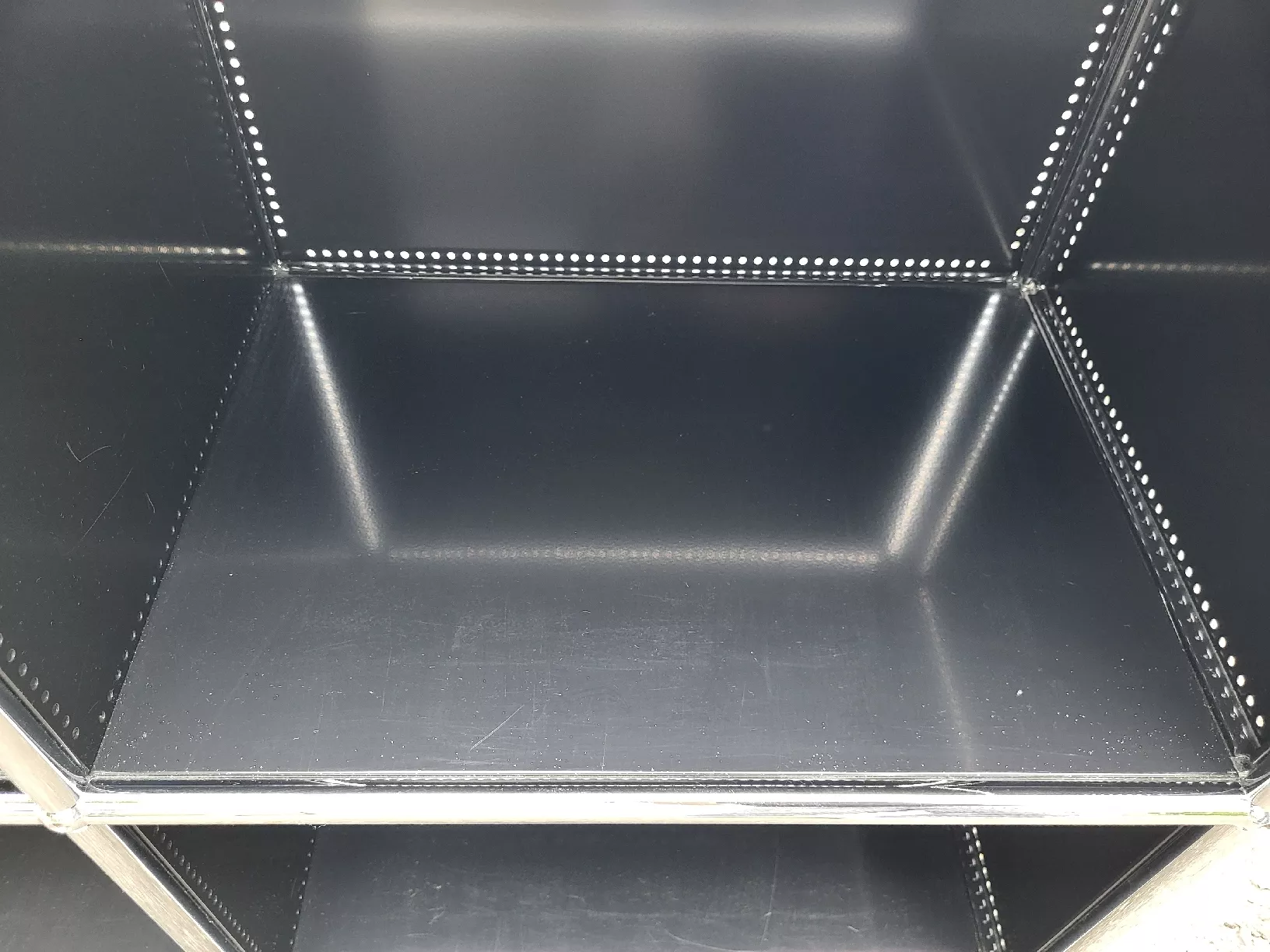 Scaffali: USM Regal schwarz – Usato da Dietlikon venduto da Yul_yy9w 4