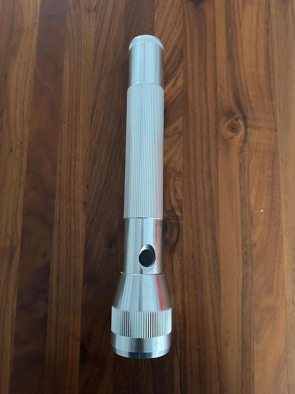 Lampade: Grosse LED-Taschenlampe, Aluminium – Nuovo (secondo la descrizione) da Olten venduto da MattRed 1